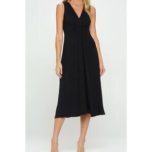 PRE-WASHED SOLID GAUZE SLEEVELESS DEEP V-NECK FRONT KNOT MAXI DRESS.
100% RAYON